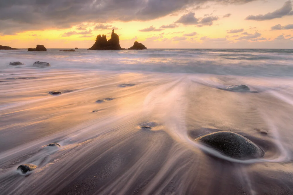 Playa de Benijo auf Teneriffa - fotokunst von Michael Valjak