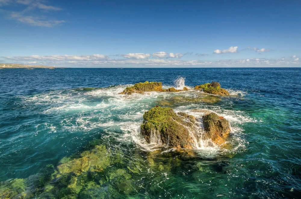 Küste bei Garachico auf Teneriffa - fotokunst von Michael Valjak