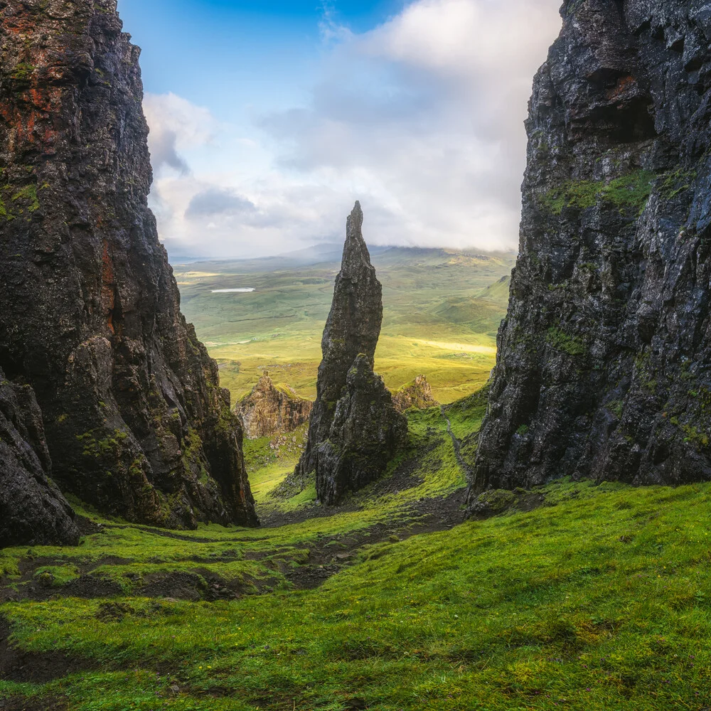 Isle of Skye The Needle - fotokunst von Jean Claude Castor