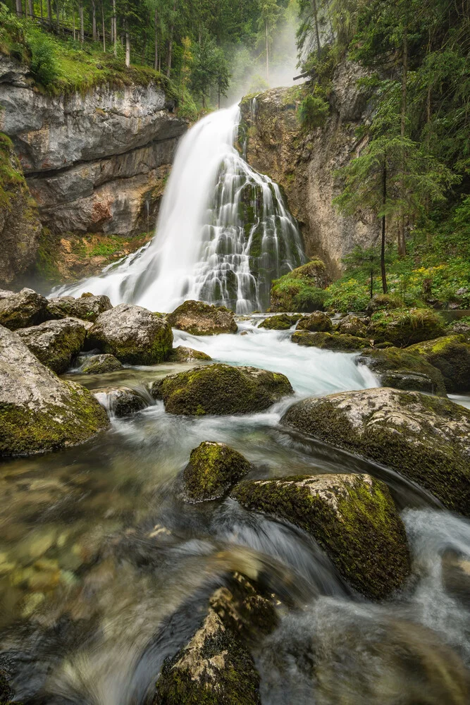 Gollinger Wasserfall Österreich - fotokunst von Michael Valjak