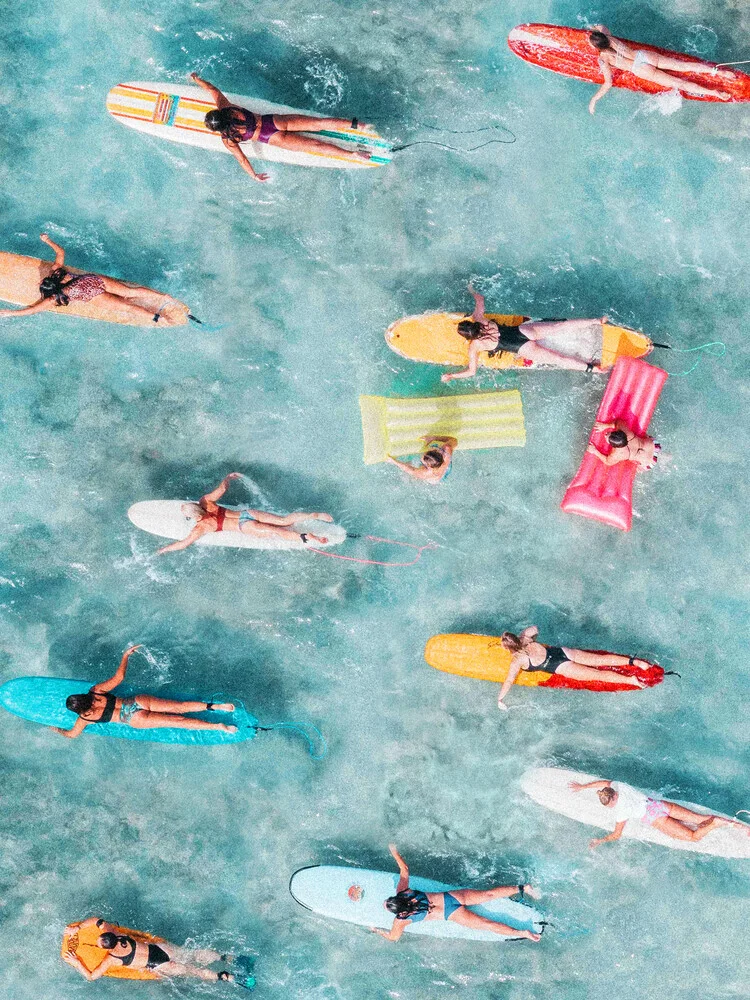 Surf Sisters - fotokunst von Gal Pittel