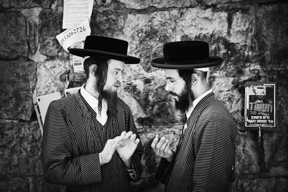 Orthodox Jews - fotokunst von Victoria Knobloch