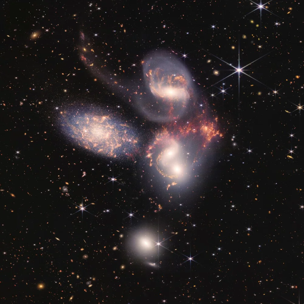 Mosaik des Stephan’s Quintetts - NASA’s James Webb Space Teleskop - fotokunst von Nasa Visions