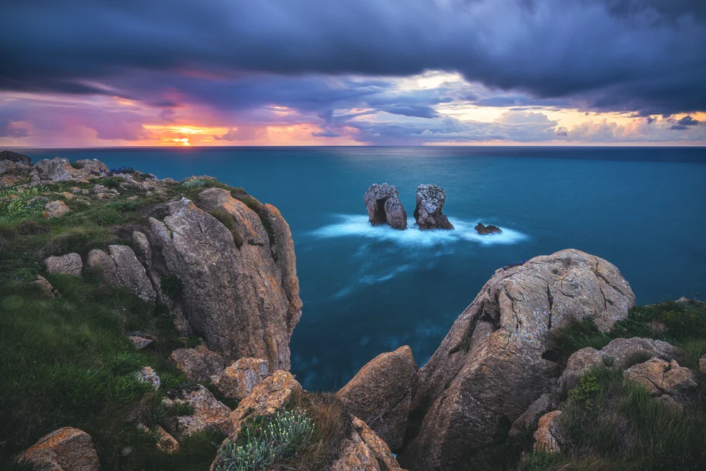 Spanien Urros de Liencres Sonnenuntergang - fotokunst von Jean Claude Castor