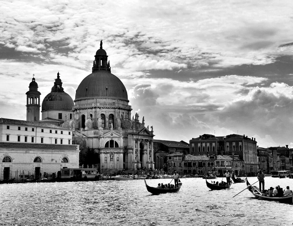 Canal Grande - fotokunst von Nadine Liebermann