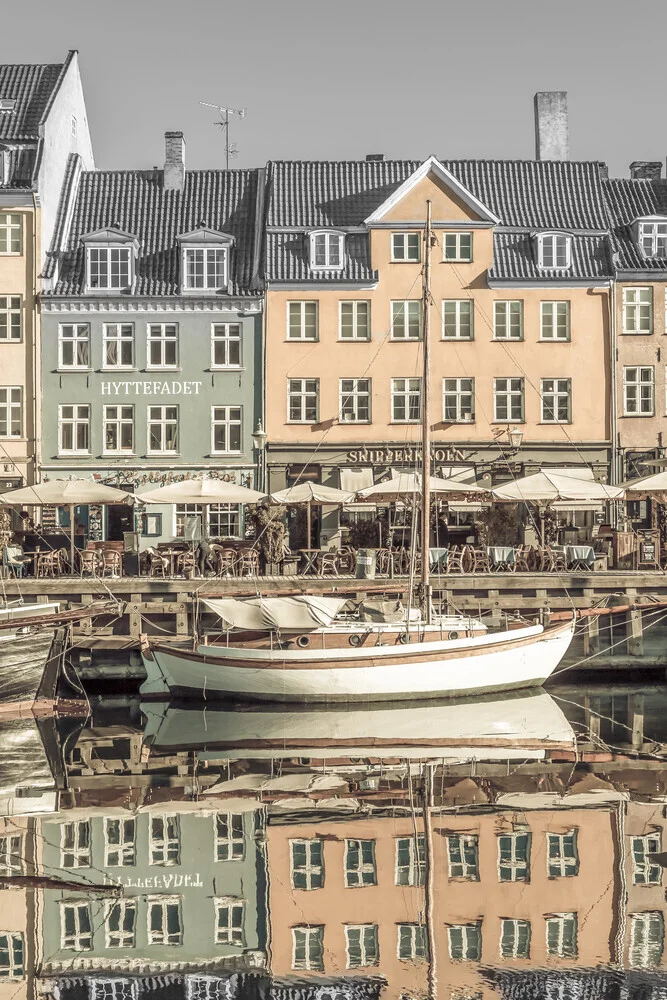 COPENHAGEN VINTAGE Quiet Nyhavn - Fineart photography by Melanie Viola