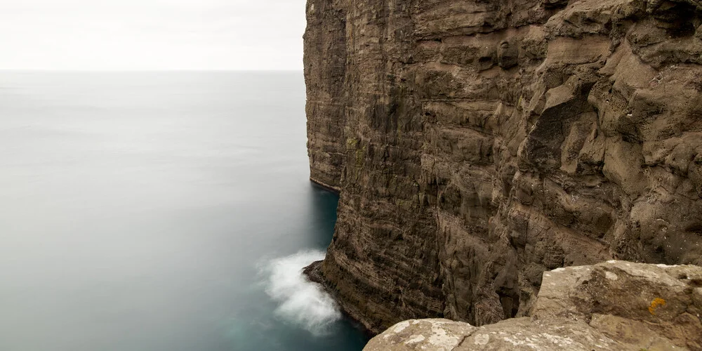 Slave Cliff Hiking Trail, Färöer - fotokunst von Norbert Gräf