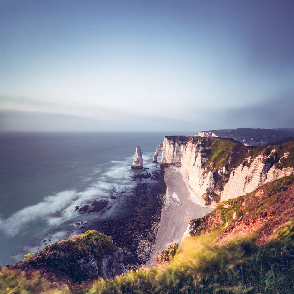 Weiße Klippen bei Etretat in der Normandie - fotokunst von Franz Sussbauer