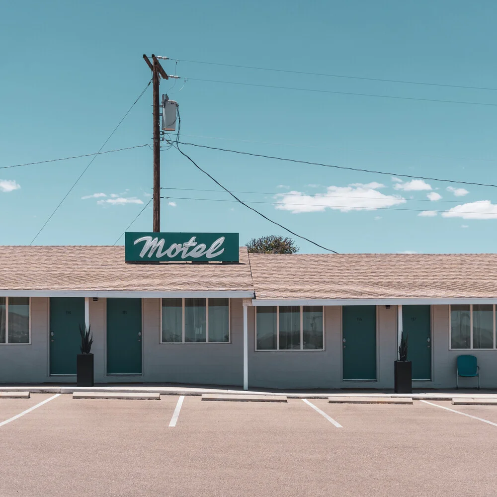 Arizona Motel - fotokunst von Igor Krieg
