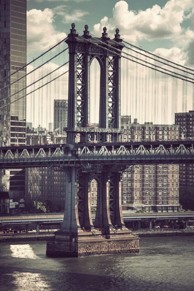 manhattan bridge - fotokunst von Michael Belhadi