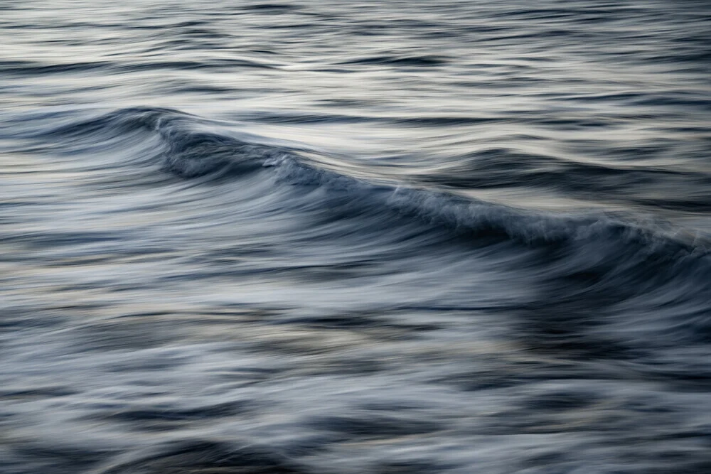 The Uniqueness of Waves XXXVIII - fotokunst von Tal Paz-fridman