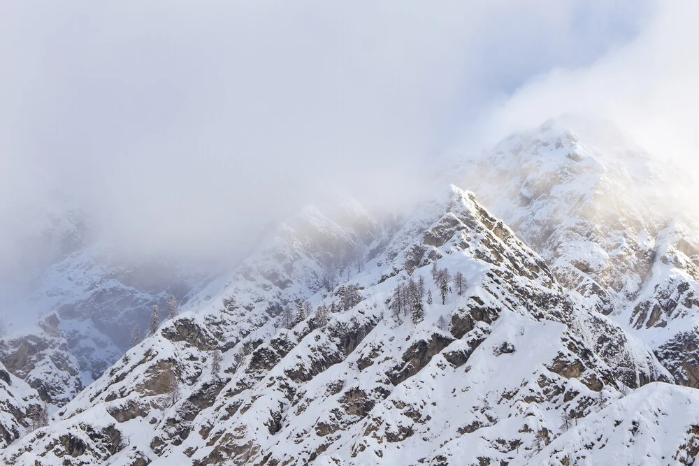 The Mountain Collection | Misty Mountains - fotokunst von Lotte Wildiers