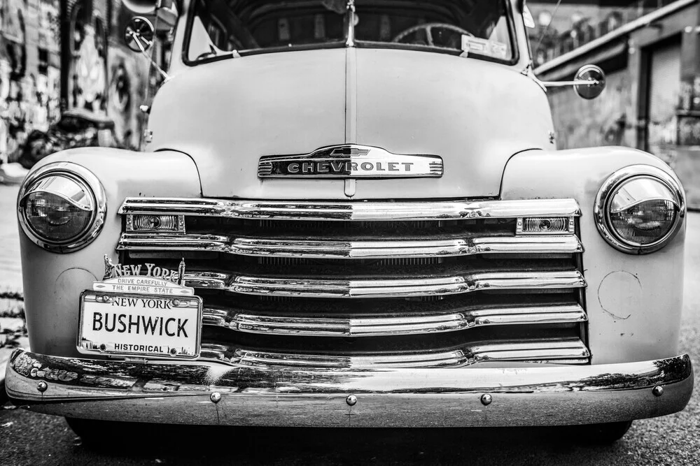 Chevrolet in Bushwick - fotokunst von Pascal Deckarm