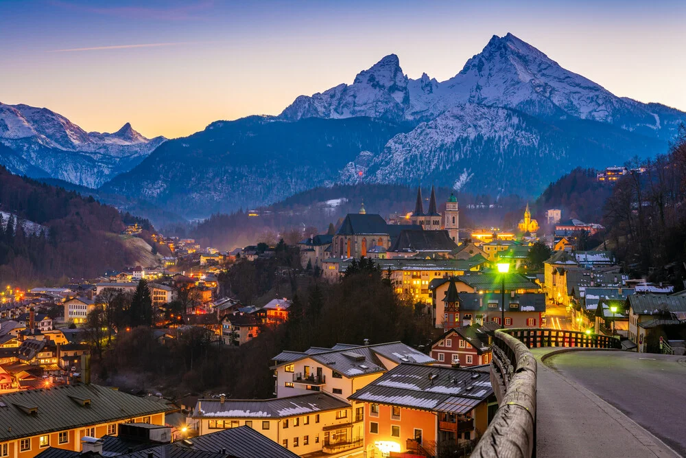 Winterabend in Berchtesgaden - fotokunst von Martin Wasilewski