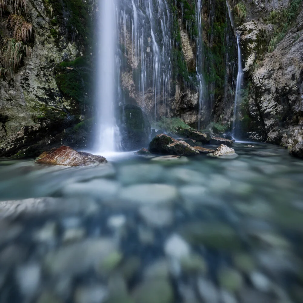 Grunas Wasserfall - fotokunst von Christian Janik