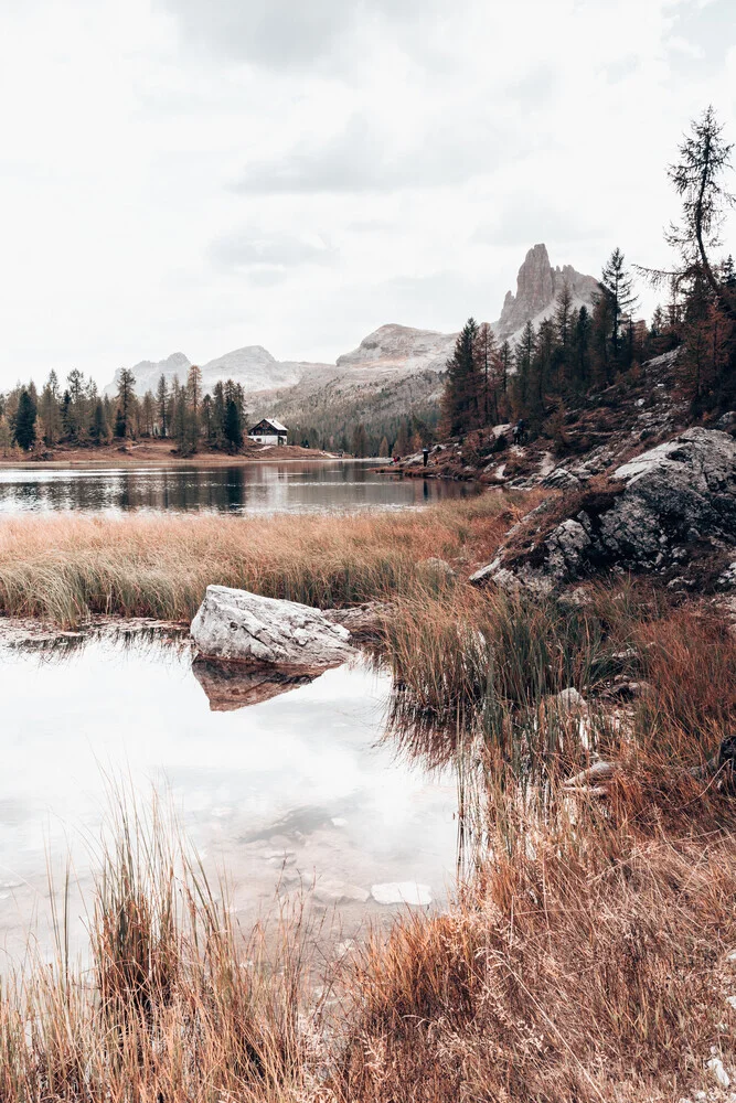 Lago Federa im Herbst - fotokunst von Eva Stadler