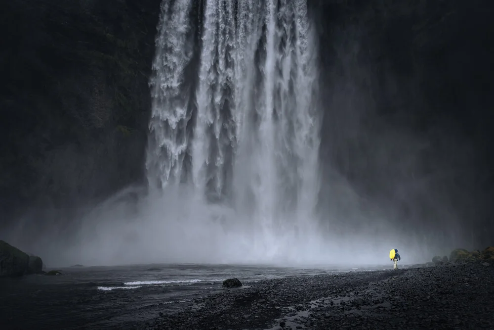 Skogafoss shower #1 - fotokunst von Tillmann Konrad