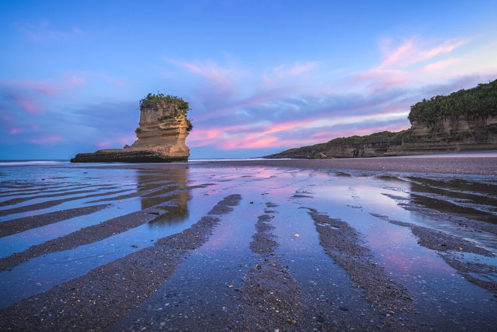 Neuseeland Punakaiki Beach Sonnenaufgang - fotokunst von Jean Claude Castor