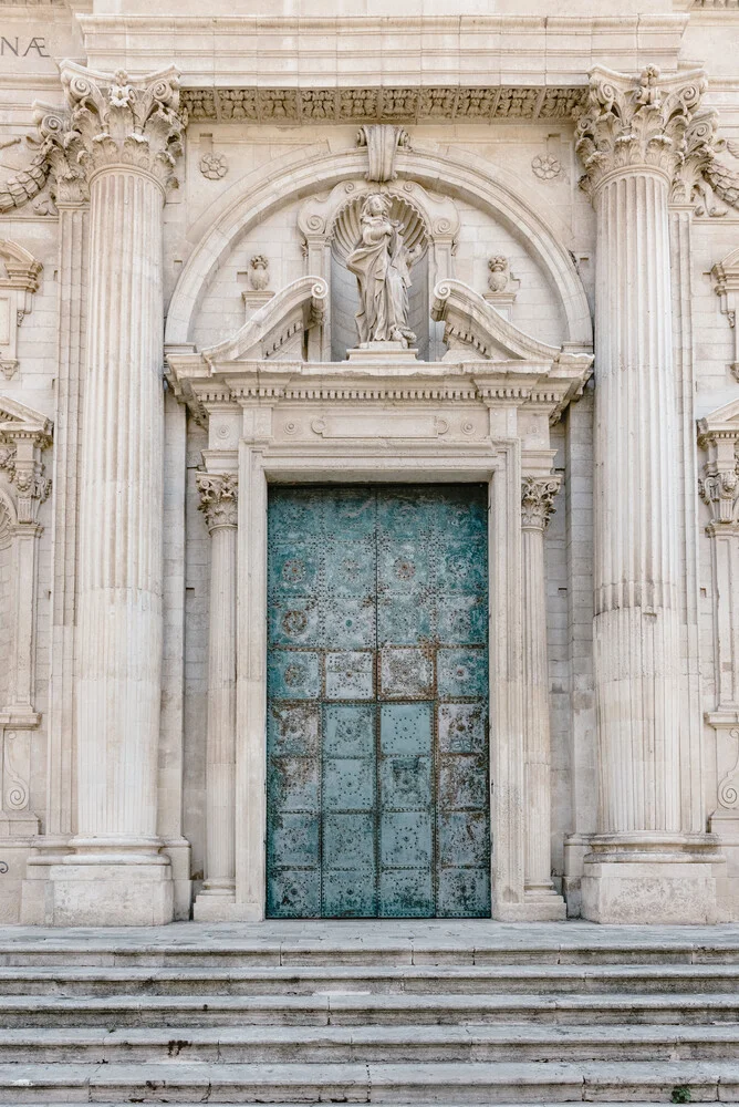 Door in Lecce - Fineart photography by Photolovers .