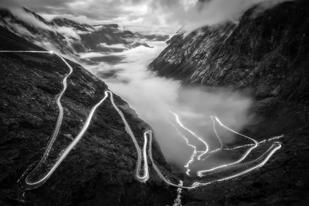 trollstigen - fotokunst von Christoph Schaarschmidt