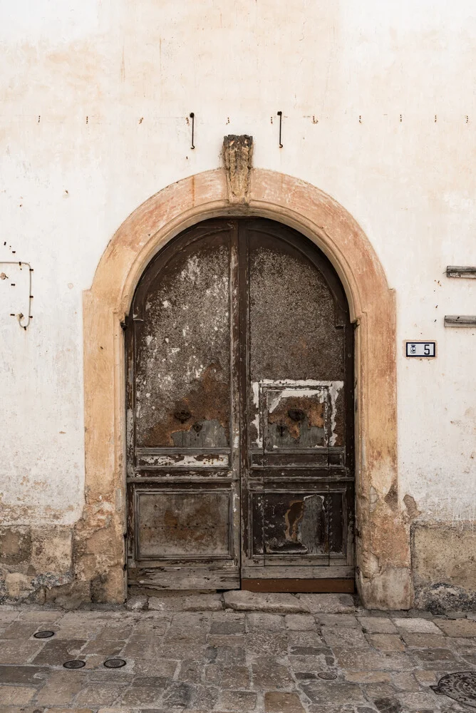 Brown door - Fineart photography by Photolovers .