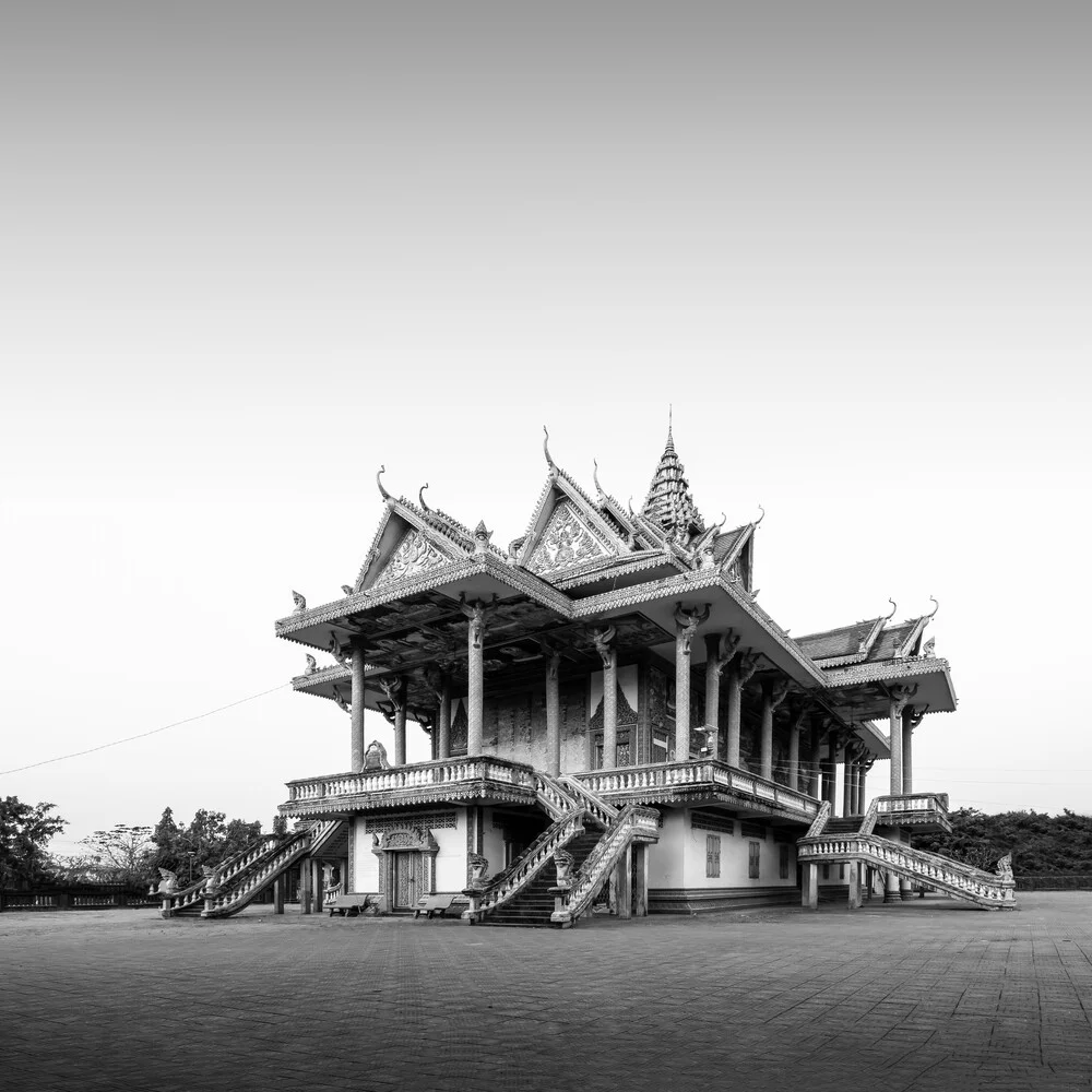 Fotokunst von Christian Janik: ruhige Pagode in sanften Farben