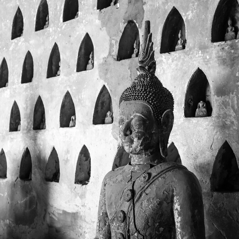 Fotokunst von Christian Janik: friedlicher Buddha in sanften Farben.
