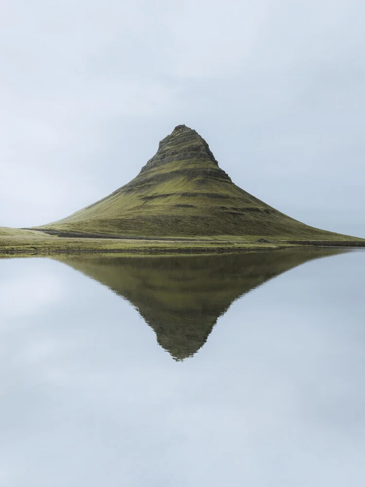 Kirkjufell, Island, Island – Fotokunst von Reiner Hofer als Poster oder Acrylglasbild