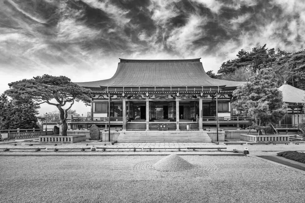 Photo art by Melanie Viola: Tenjoji Temple in Kobe on Maya Mountain