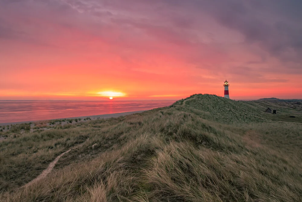 Fotokunst von Achim Thomae: Sonnenaufgang über Sylt mit sanften Farben und ruhiger Stimmung