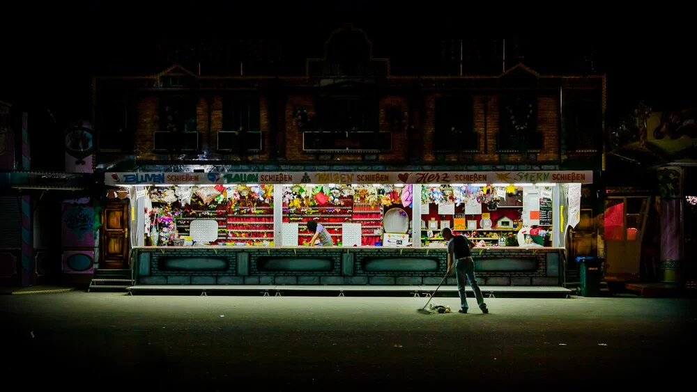 RUMMEL Shooting Hall - fotokunst von Christoph Kalck