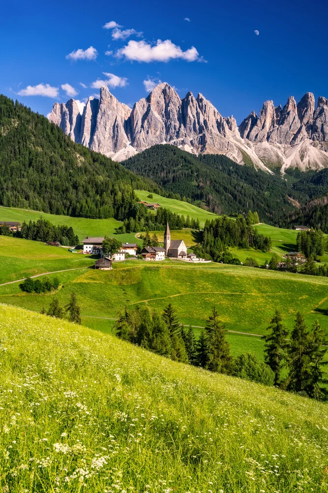 Fotokunst von Achim Thomae: sommerliche Landschaft der Geisler Berge in Südtirol
