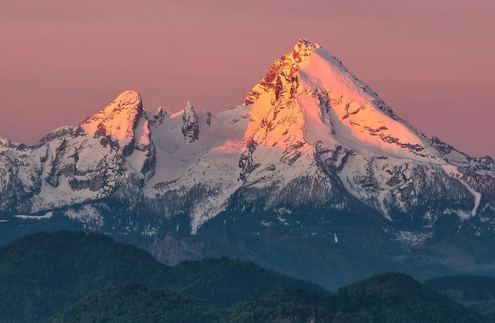 Fotokunst von Achim Thomae: Sonnenaufgang über dem Watzmann in Bayern