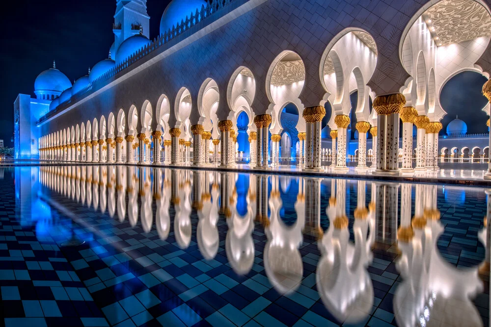 Photo art by Achim Thomae: illuminated Sheikh Zayed Mosque in Abu Dhabi at night