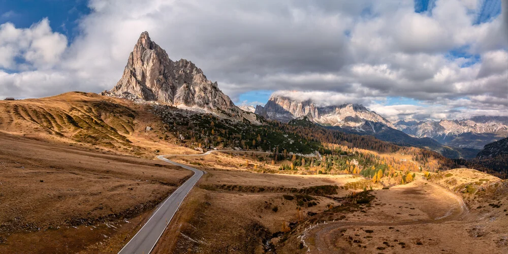 Fotokunst von Achim Thomae: Herbstfarben im Passo di Giau, Dolomiten.