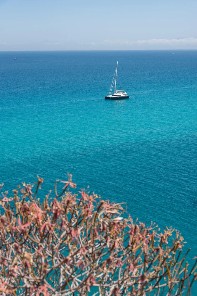 Photo art by Diana & Ronnie: sailing on the Mediterranean Sea on a sunny day