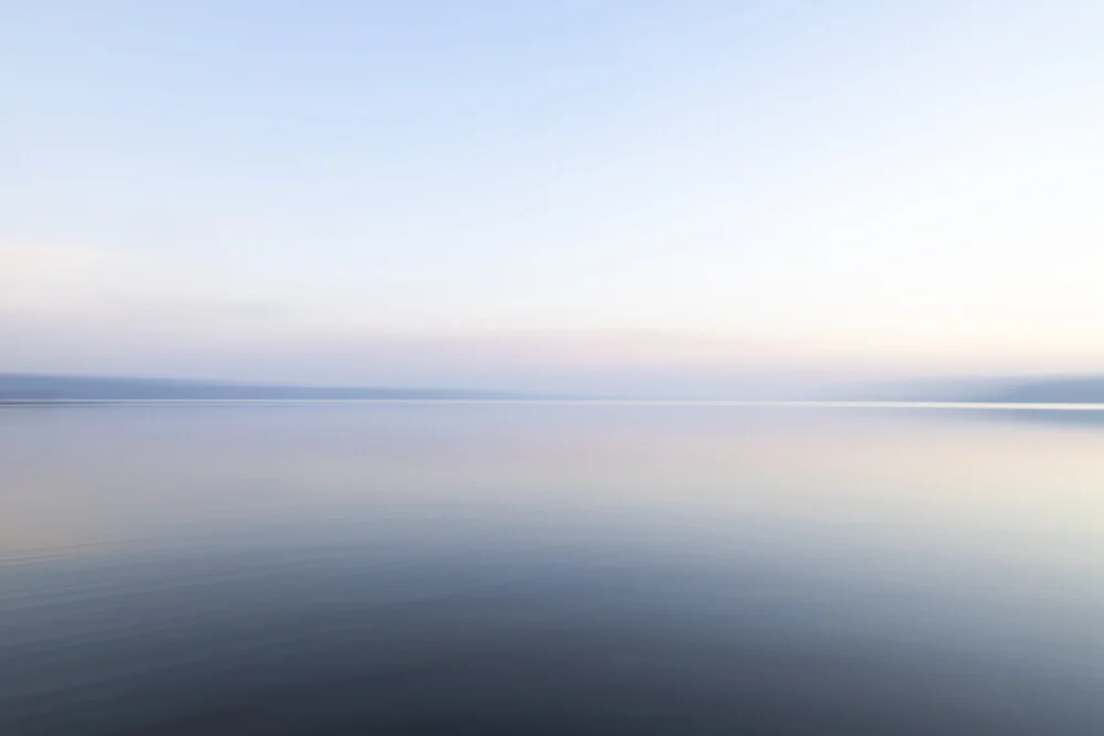 Photo art by Nadja Jacke: blurred Baltic Sea in the early morning.