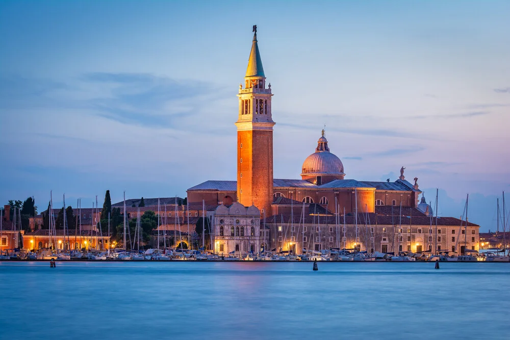 Fotokunst von Martin Wasilewski: sanften Sommerabend über San Giorgio Maggiore in Venedig.