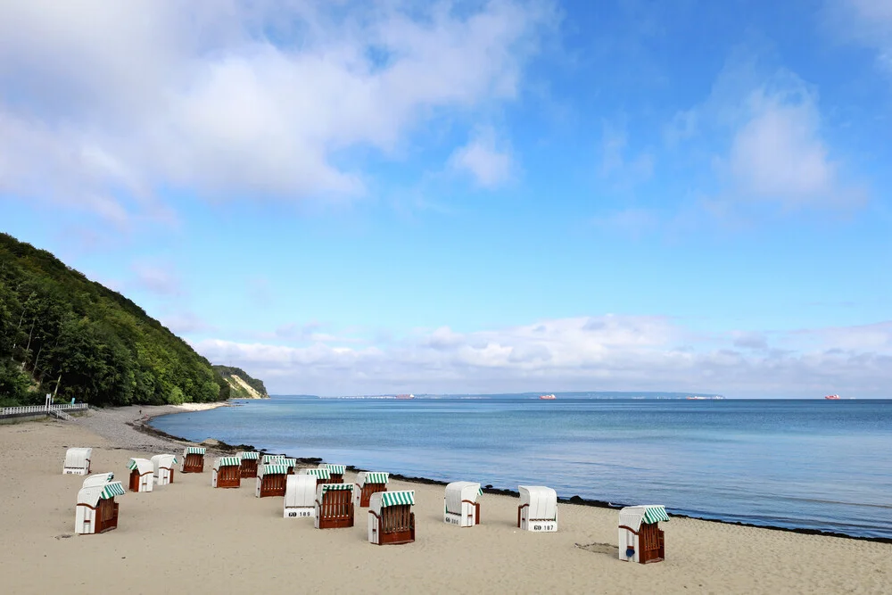 Fotokunst von Manuela Deigert: entspannender Strandkorb an der Küste der Ostsee