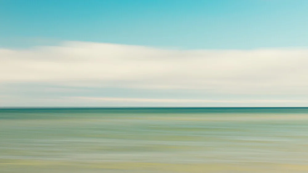 Photo art by Holger Nimtz: tranquil walk by the sea with gentle waves