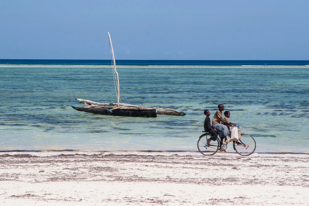 Strandrad - fotokunst von Mathias Becker