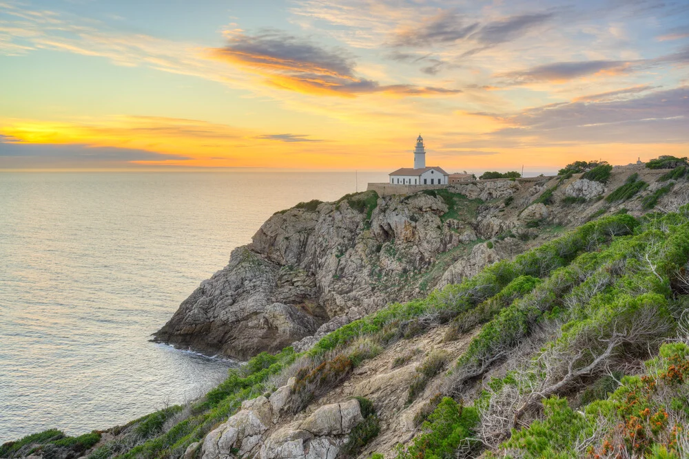 Morning atmosphere at Faro de Capdepera in Mallorca with a calm sea view.