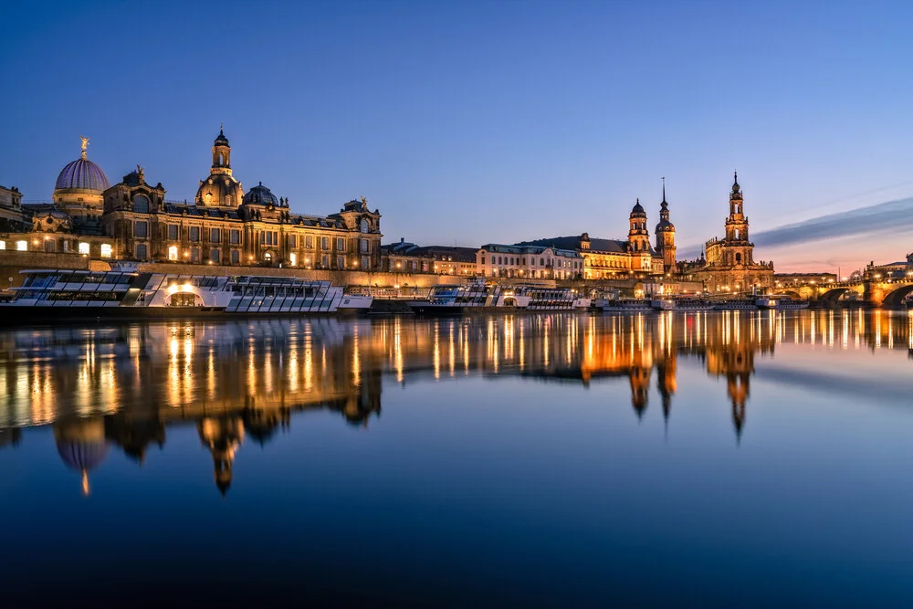 Fotokunst von Achim Thomae: Panorama von Dresden bei Sonnenuntergang