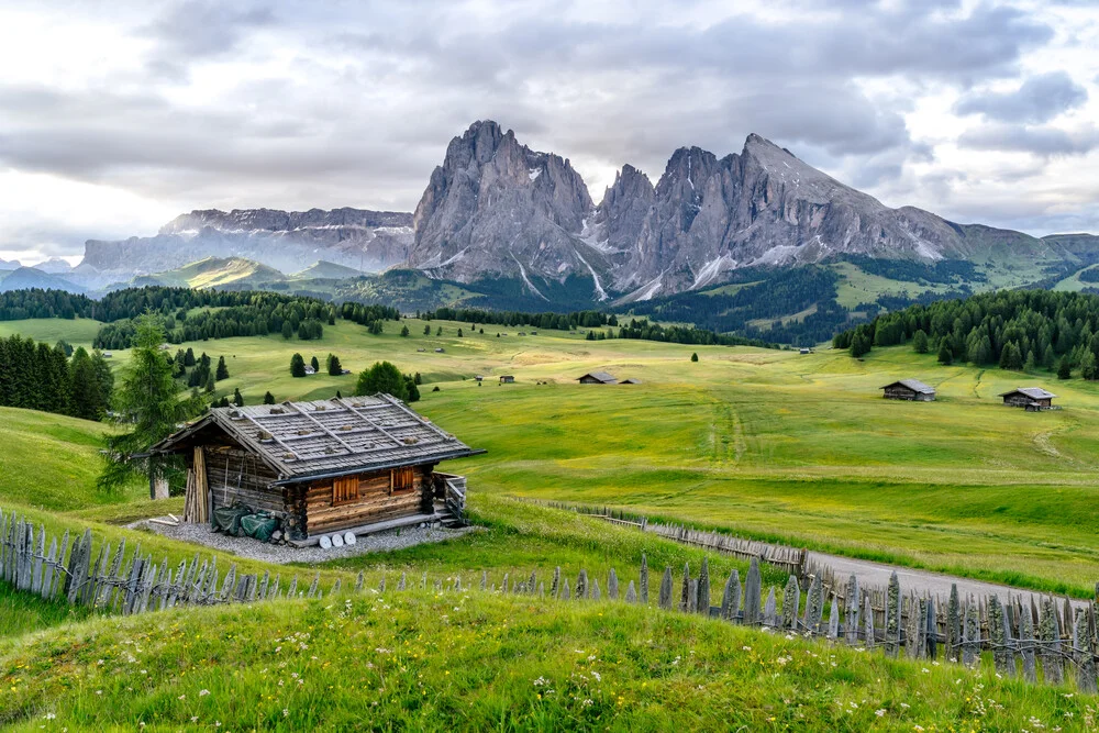 Fotokunst von Achim Thomae: Frühlingslandschaft auf der Seiser Alm in Südtirol