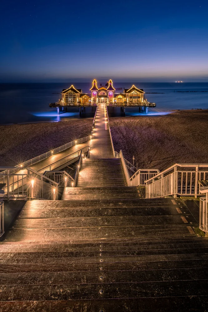 Photo art by Achim Thomae: sunrise over the Sellin pier on Rügen