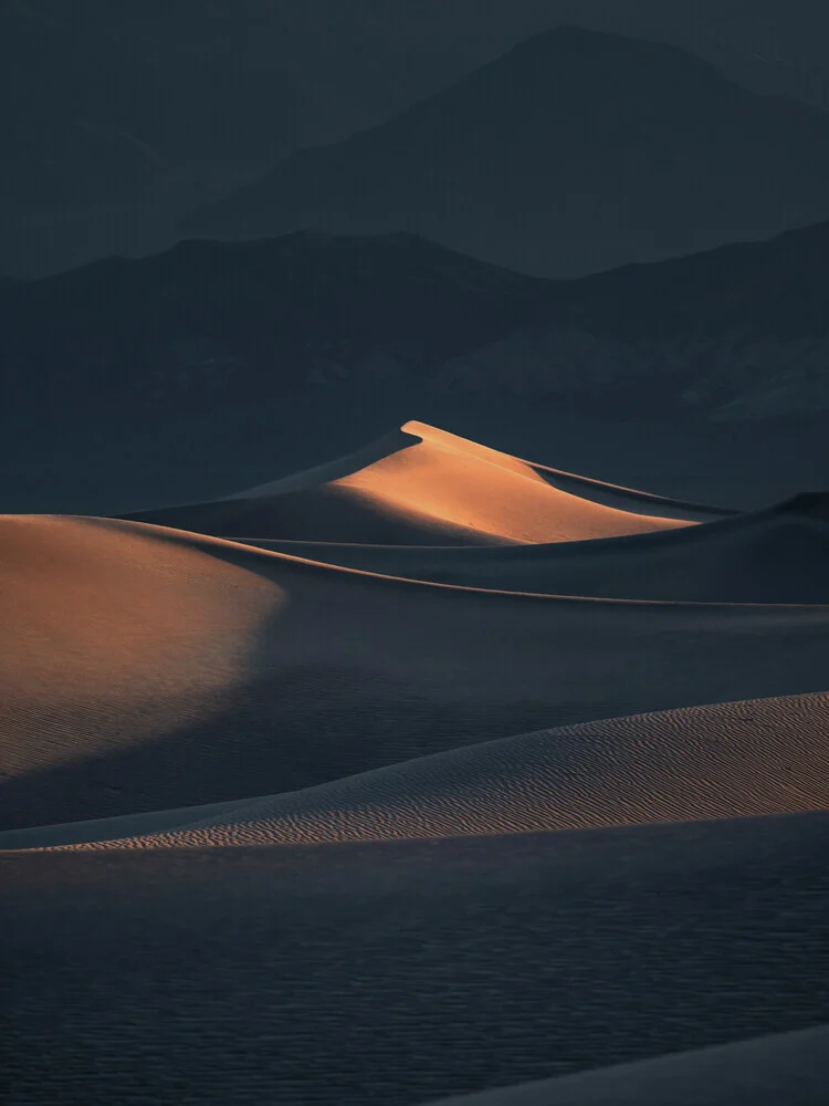 Photo art by Reiner Hofer: abstract dunes in Death Valley, soft colors and shapes.