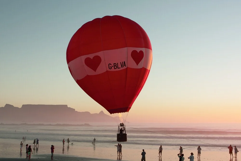 Ballonfahrt am Kap - fotokunst von Udo Behrends