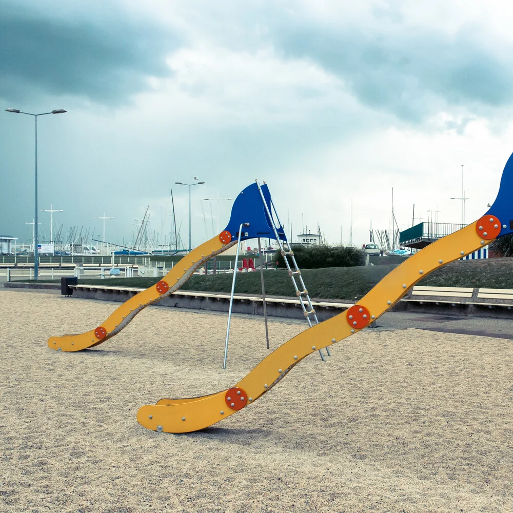 playground slides - fotokunst von Igor Krieg