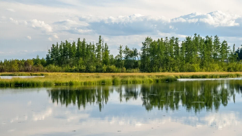 Nizhneangarsk in Summer (Northern Lake Baikal, Russia) - fotokunst von Jörg Faißt