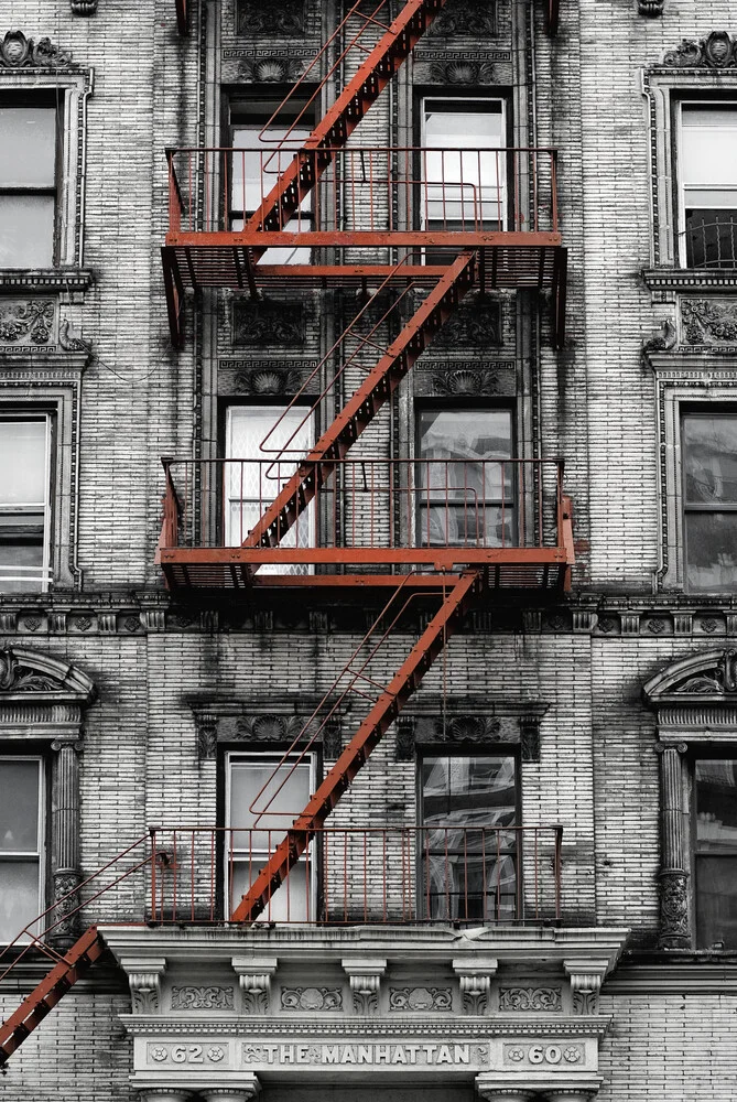 Red fire stair, Manhattan - fotokunst von Franzel Drepper